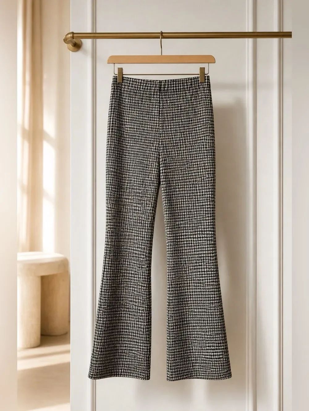 Forever 21 Black and White Houndstooth Pants Size Medium